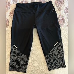 High visibility capri leggings